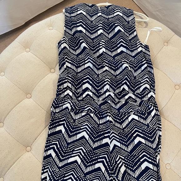 Jcrew women’s navy and white patterned v neck sleeveless jumpsuit - Picture 7 of 11
